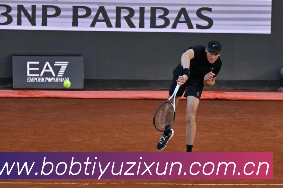 拉明怒斥裁判决定杰拉德马丁解围未被罚红引发激烈争议赛事前瞻-深度解析 拉明怒斥裁判决定杰拉德马丁解围未被罚红引发激烈争议赛事前瞻-深度解析